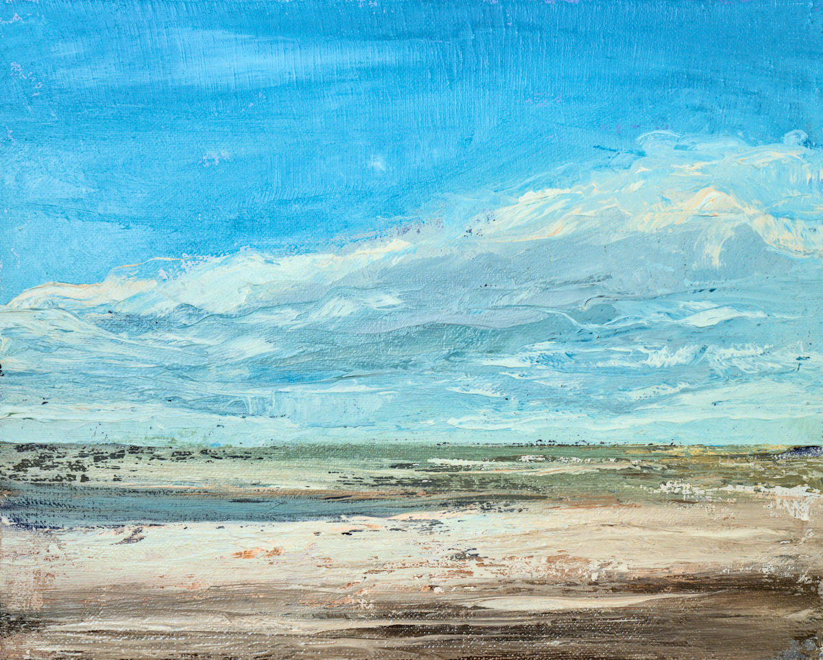 landschap in olieverf; felblauwe lucht met wolk, strand met plas en op de achtergrond wat groene begroeiing